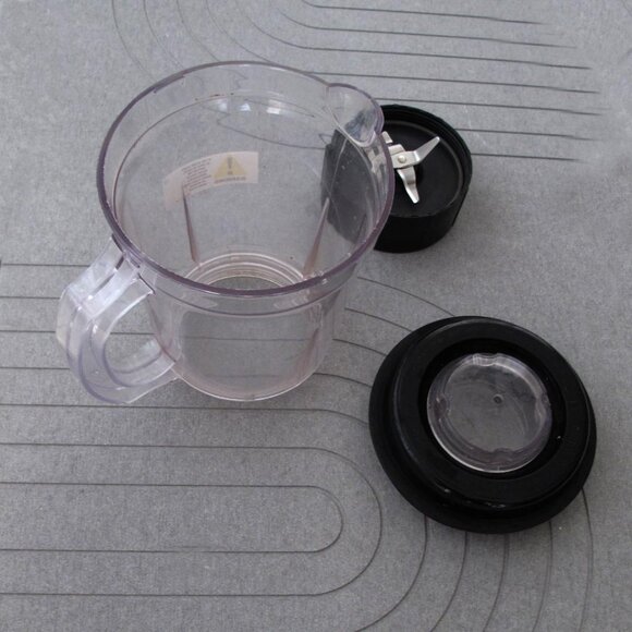 💖 Magic Bullet Original Blender Pit-cher with Cross Blade and lid - Picture 9 of 9